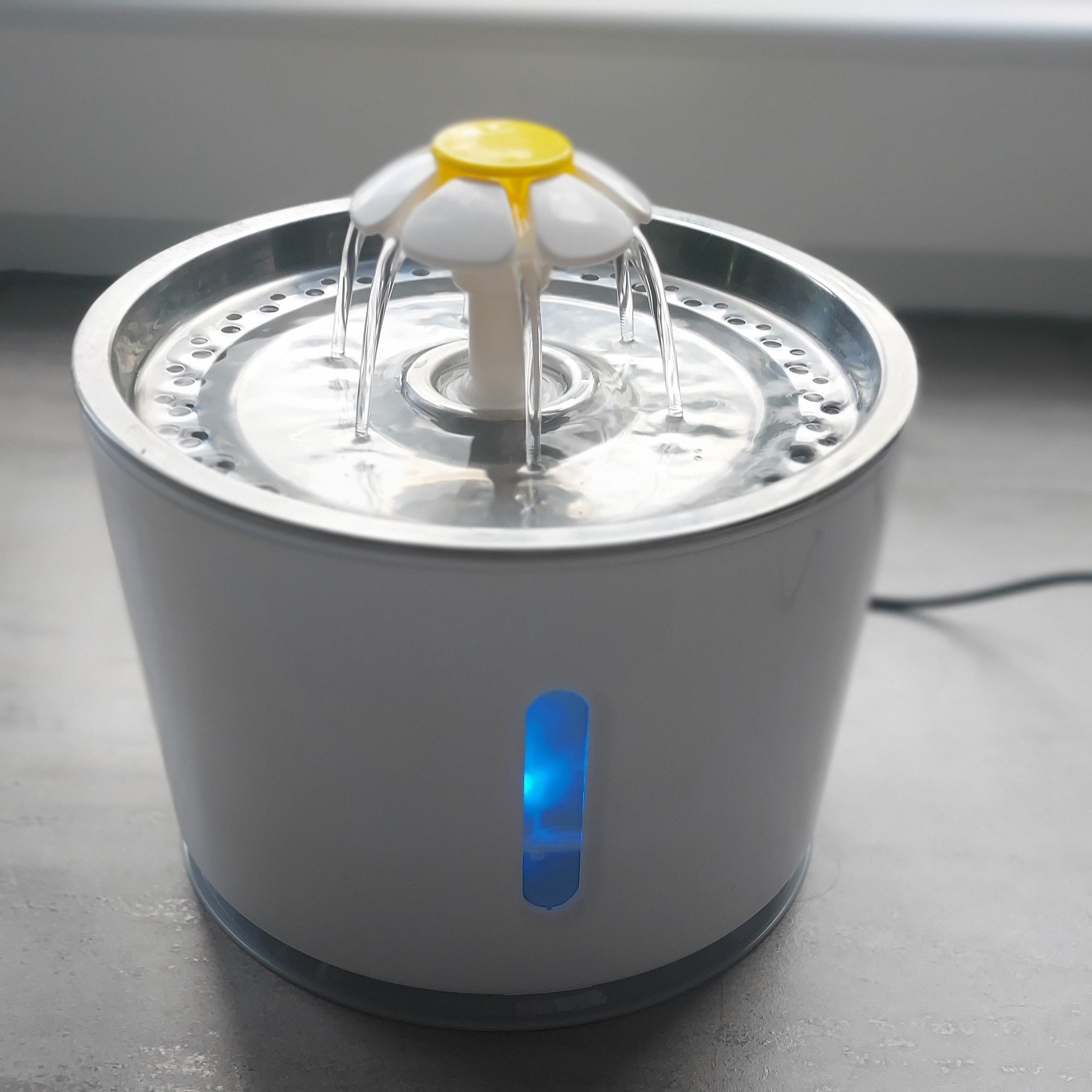 Fontaine à eau fleur en inox – PetsKissy