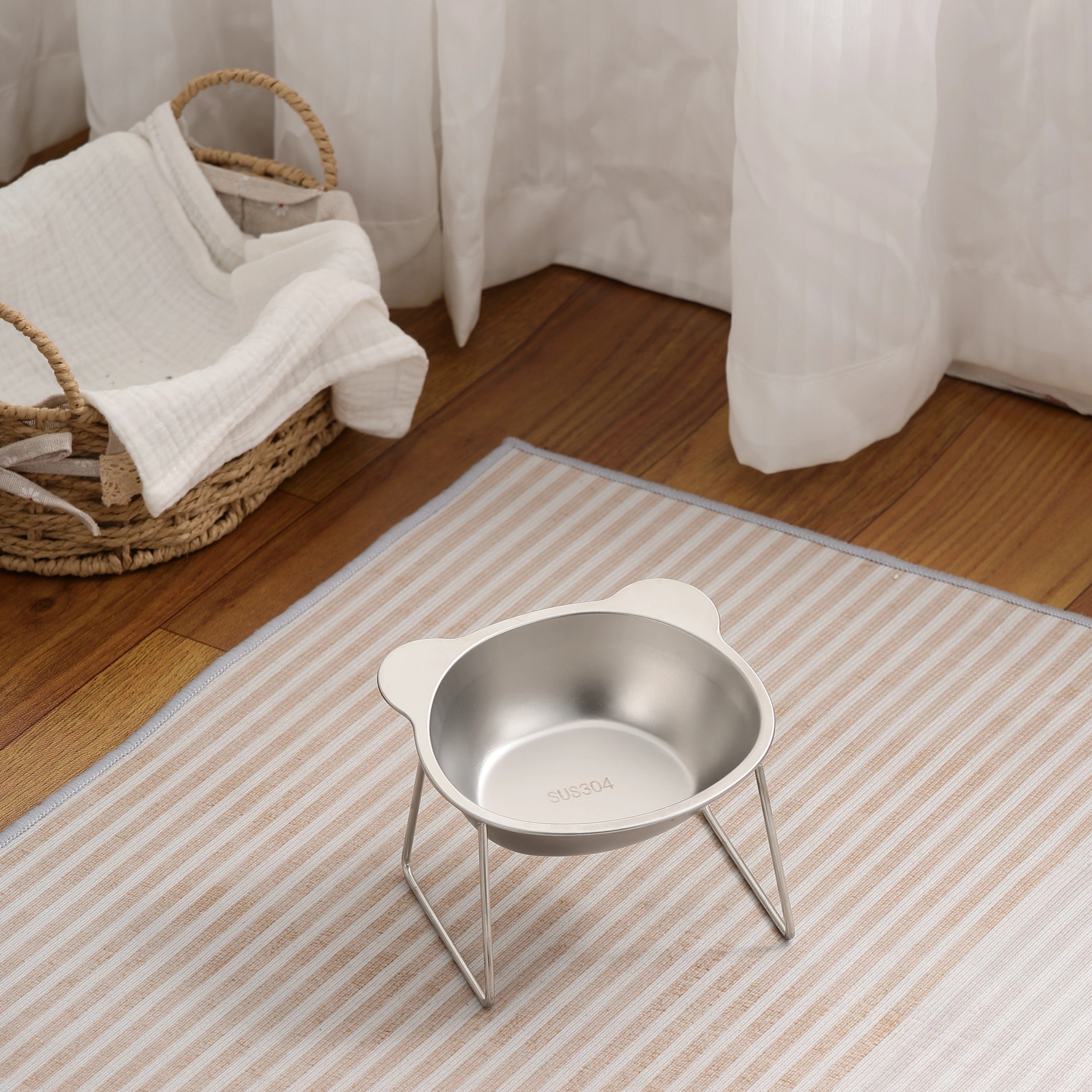 Gamelle surélevée inclinée 15° en inox – PetsKissy