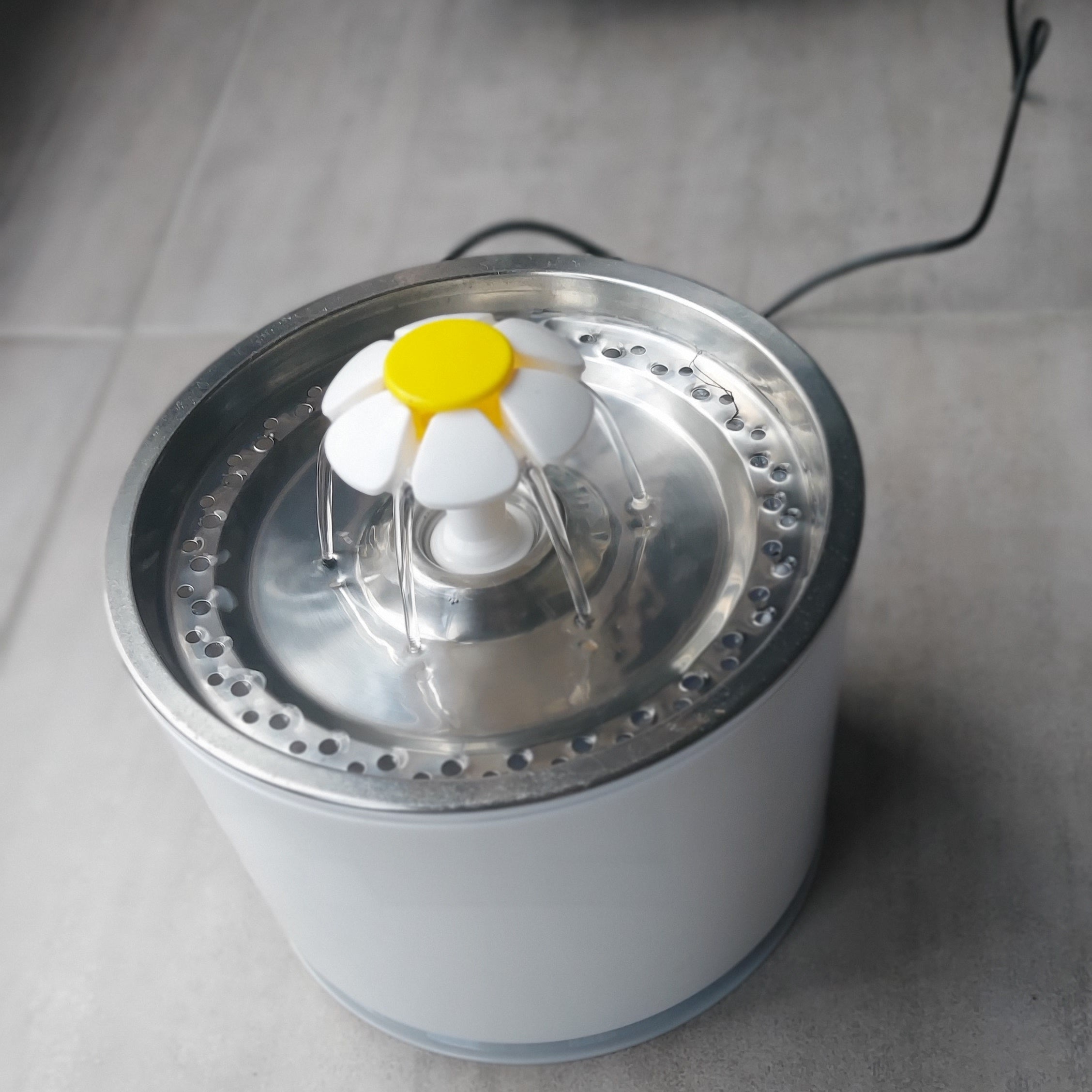 Fontaine à eau fleur en inox – PetsKissy